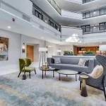 Embassy Suites By Hilton Louisville East