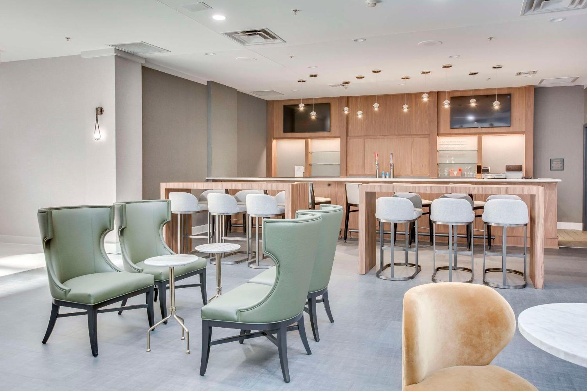 Embassy By Hilton East 4*