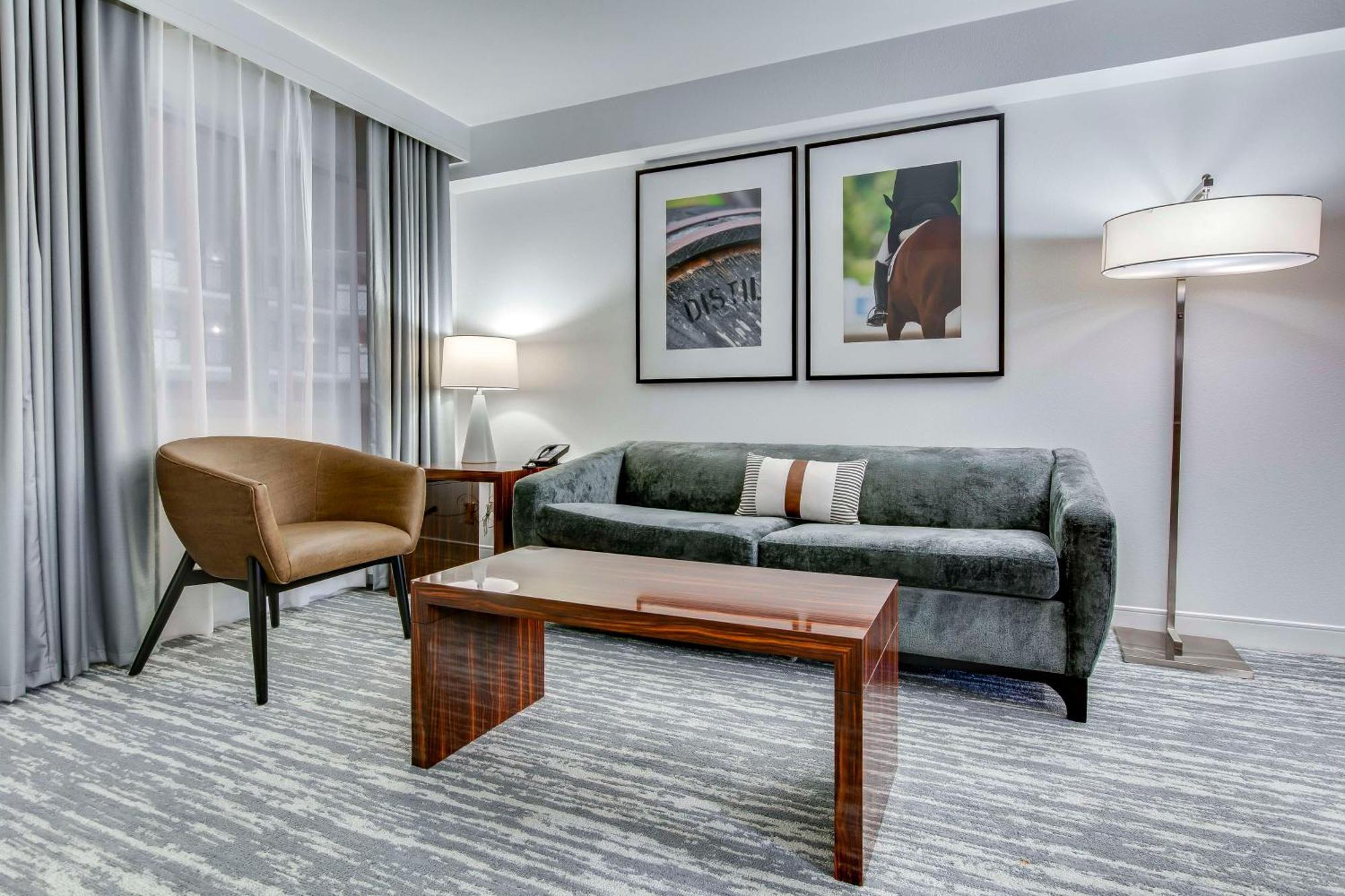 Embassy By Hilton East Hotel Louisville
